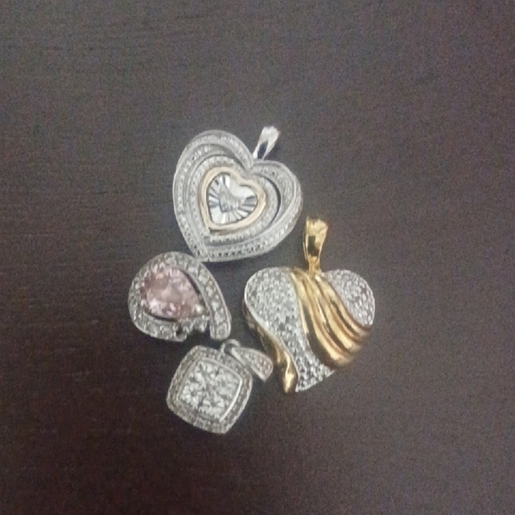 Elegant Heart Pendant Set in Silver and Gold - Picture 2 of 3